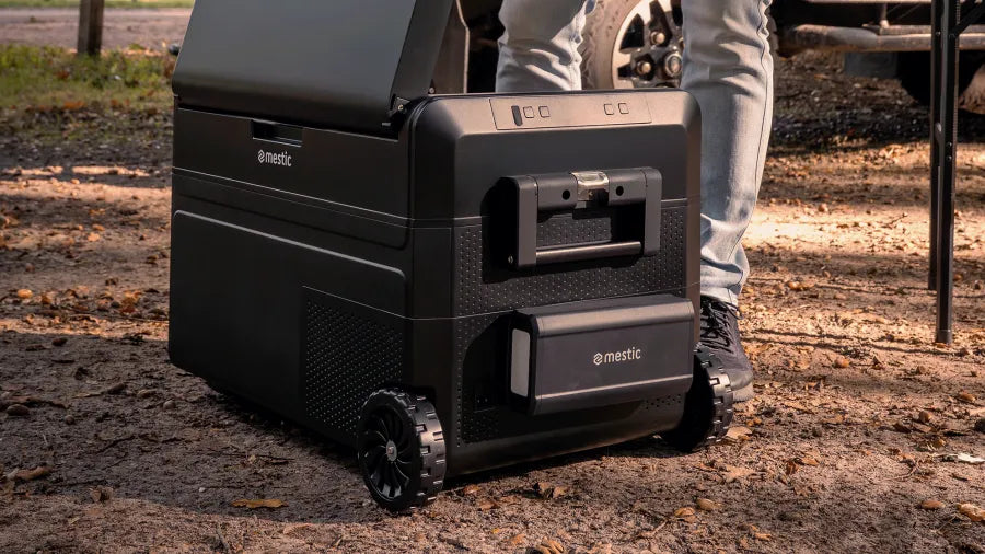 Mestic compressor cool box powered by the coolbox power pack outdoors - My Mestic